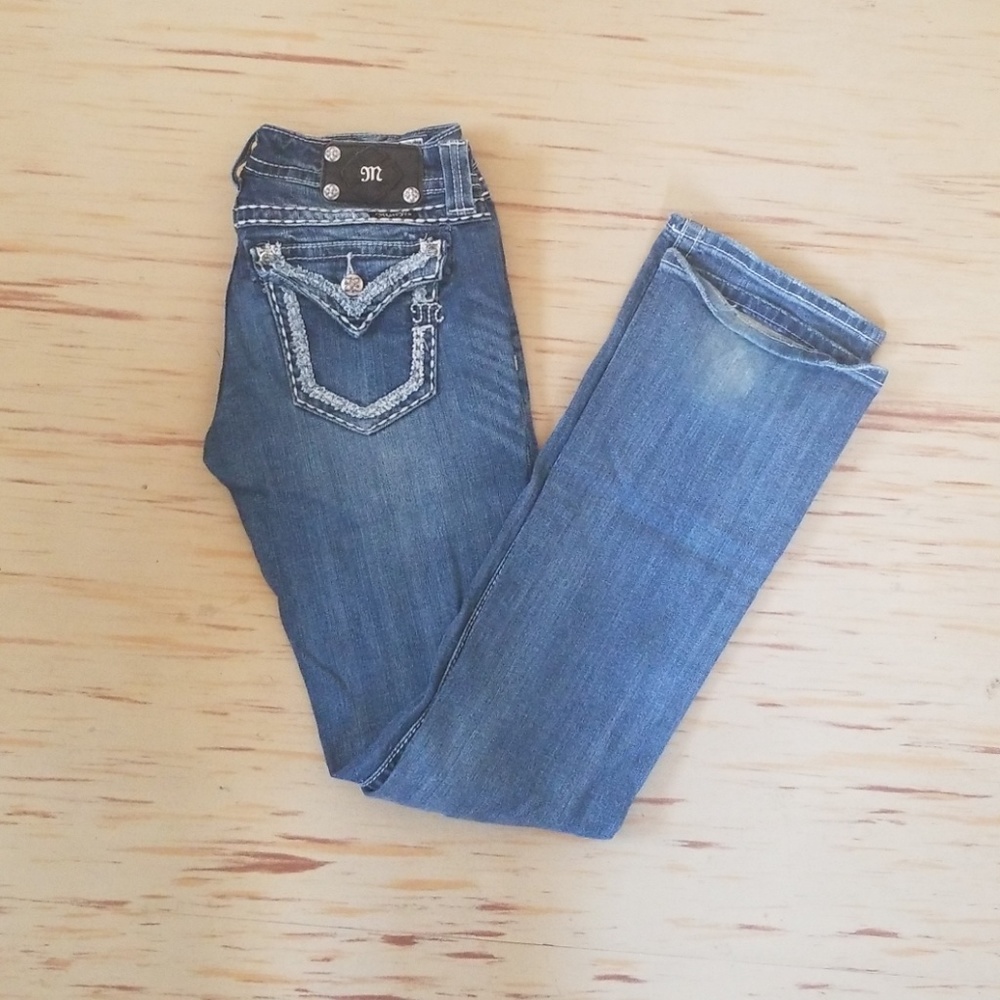 Miss Me medium wash size 28 jeans